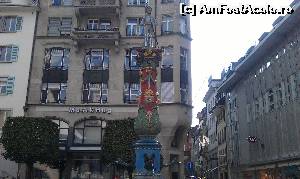 [P04] Fântâna Fritschi (Fritschi Brunnen) de pe malul drept al râului Reuss din  orașul Lucerna, Elveția. » foto by traian.leuca †
 - 
<span class="allrVoted glyphicon glyphicon-heart hidden" id="av603587"></span>
<a class="m-l-10 hidden" id="sv603587" onclick="voting_Foto_DelVot(,603587,3962)" role="button">șterge vot <span class="glyphicon glyphicon-remove"></span></a>
<a id="v9603587" class=" c-red"  onclick="voting_Foto_SetVot(603587)" role="button"><span class="glyphicon glyphicon-heart-empty"></span> <b>LIKE</b> = Votează poza</a> <img class="hidden"  id="f603587W9" src="/imagini/loader.gif" border="0" /><span class="AjErrMes hidden" id="e603587ErM"></span>