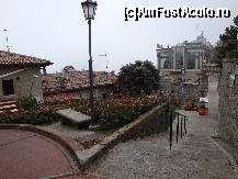[P39] San Marino,pe traseul de coborâre de la primul turn » foto by mariana.olaru
 - 
<span class="allrVoted glyphicon glyphicon-heart hidden" id="av317302"></span>
<a class="m-l-10 hidden" id="sv317302" onclick="voting_Foto_DelVot(,317302,3963)" role="button">șterge vot <span class="glyphicon glyphicon-remove"></span></a>
<a id="v9317302" class=" c-red"  onclick="voting_Foto_SetVot(317302)" role="button"><span class="glyphicon glyphicon-heart-empty"></span> <b>LIKE</b> = Votează poza</a> <img class="hidden"  id="f317302W9" src="/imagini/loader.gif" border="0" /><span class="AjErrMes hidden" id="e317302ErM"></span>
