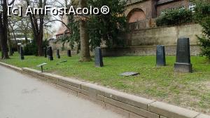 [P25] Monumente din Alter Friedhof Ulm » foto by Dragoș_MD
 - 
<span class="allrVoted glyphicon glyphicon-heart hidden" id="av943517"></span>
<a class="m-l-10 hidden" id="sv943517" onclick="voting_Foto_DelVot(,943517,3969)" role="button">șterge vot <span class="glyphicon glyphicon-remove"></span></a>
<a id="v9943517" class=" c-red"  onclick="voting_Foto_SetVot(943517)" role="button"><span class="glyphicon glyphicon-heart-empty"></span> <b>LIKE</b> = Votează poza</a> <img class="hidden"  id="f943517W9" src="/imagini/loader.gif" border="0" /><span class="AjErrMes hidden" id="e943517ErM"></span>