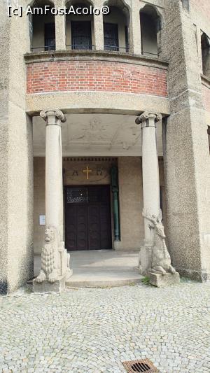 [P30] Pauluskirche - detaliu intrare » foto by Dragoș_MD
 - 
<span class="allrVoted glyphicon glyphicon-heart hidden" id="av943522"></span>
<a class="m-l-10 hidden" id="sv943522" onclick="voting_Foto_DelVot(,943522,3969)" role="button">șterge vot <span class="glyphicon glyphicon-remove"></span></a>
<a id="v9943522" class=" c-red"  onclick="voting_Foto_SetVot(943522)" role="button"><span class="glyphicon glyphicon-heart-empty"></span> <b>LIKE</b> = Votează poza</a> <img class="hidden"  id="f943522W9" src="/imagini/loader.gif" border="0" /><span class="AjErrMes hidden" id="e943522ErM"></span>