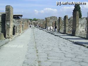 [P32] Pompei - Stradă antică şi pietoni contemporani.  » foto by iulianic
 - 
<span class="allrVoted glyphicon glyphicon-heart hidden" id="av404901"></span>
<a class="m-l-10 hidden" id="sv404901" onclick="voting_Foto_DelVot(,404901,3976)" role="button">șterge vot <span class="glyphicon glyphicon-remove"></span></a>
<a id="v9404901" class=" c-red"  onclick="voting_Foto_SetVot(404901)" role="button"><span class="glyphicon glyphicon-heart-empty"></span> <b>LIKE</b> = Votează poza</a> <img class="hidden"  id="f404901W9" src="/imagini/loader.gif" border="0" /><span class="AjErrMes hidden" id="e404901ErM"></span>