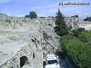 [P54] Pompei - Oraşul antic.  » foto by iulianic
 - 
<span class="allrVoted glyphicon glyphicon-heart hidden" id="av404923"></span>
<a class="m-l-10 hidden" id="sv404923" onclick="voting_Foto_DelVot(,404923,3976)" role="button">șterge vot <span class="glyphicon glyphicon-remove"></span></a>
<a id="v9404923" class=" c-red"  onclick="voting_Foto_SetVot(404923)" role="button"><span class="glyphicon glyphicon-heart-empty"></span> <b>LIKE</b> = Votează poza</a> <img class="hidden"  id="f404923W9" src="/imagini/loader.gif" border="0" /><span class="AjErrMes hidden" id="e404923ErM"></span>