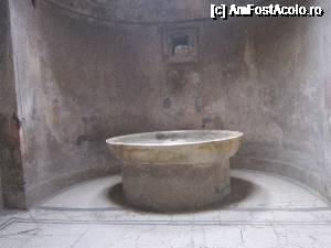 [P30] Aveau bai publice. Aici -baia femeilor » foto by bica adriana
 - 
<span class="allrVoted glyphicon glyphicon-heart hidden" id="av692980"></span>
<a class="m-l-10 hidden" id="sv692980" onclick="voting_Foto_DelVot(,692980,3976)" role="button">șterge vot <span class="glyphicon glyphicon-remove"></span></a>
<a id="v9692980" class=" c-red"  onclick="voting_Foto_SetVot(692980)" role="button"><span class="glyphicon glyphicon-heart-empty"></span> <b>LIKE</b> = Votează poza</a> <img class="hidden"  id="f692980W9" src="/imagini/loader.gif" border="0" /><span class="AjErrMes hidden" id="e692980ErM"></span>