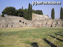 [P01] Quadriportico dei Teatri, cazarma gladiatorilor » foto by Costi
 - 
<span class="allrVoted glyphicon glyphicon-heart hidden" id="av53048"></span>
<a class="m-l-10 hidden" id="sv53048" onclick="voting_Foto_DelVot(,53048,3976)" role="button">șterge vot <span class="glyphicon glyphicon-remove"></span></a>
<a id="v953048" class=" c-red"  onclick="voting_Foto_SetVot(53048)" role="button"><span class="glyphicon glyphicon-heart-empty"></span> <b>LIKE</b> = Votează poza</a> <img class="hidden"  id="f53048W9" src="/imagini/loader.gif" border="0" /><span class="AjErrMes hidden" id="e53048ErM"></span>
