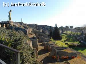 [P26] Aproape de intrarea în oraşul antic Pompei » foto by irinad
 - 
<span class="allrVoted glyphicon glyphicon-heart hidden" id="av1176193"></span>
<a class="m-l-10 hidden" id="sv1176193" onclick="voting_Foto_DelVot(,1176193,3976)" role="button">șterge vot <span class="glyphicon glyphicon-remove"></span></a>
<a id="v91176193" class=" c-red"  onclick="voting_Foto_SetVot(1176193)" role="button"><span class="glyphicon glyphicon-heart-empty"></span> <b>LIKE</b> = Votează poza</a> <img class="hidden"  id="f1176193W9" src="/imagini/loader.gif" border="0" /><span class="AjErrMes hidden" id="e1176193ErM"></span>