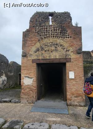 [P08] Baile Forum sunt foarte bine restaurate, o atentie deosebita fiind acordata decoratiunilor camerelor. Camerele femeilor aveau intrare separata fata de cele ale barbatilor.  » foto by geani anto
 - 
<span class="allrVoted glyphicon glyphicon-heart hidden" id="av1410505"></span>
<a class="m-l-10 hidden" id="sv1410505" onclick="voting_Foto_DelVot(,1410505,3976)" role="button">șterge vot <span class="glyphicon glyphicon-remove"></span></a>
<a id="v91410505" class=" c-red"  onclick="voting_Foto_SetVot(1410505)" role="button"><span class="glyphicon glyphicon-heart-empty"></span> <b>LIKE</b> = Votează poza</a> <img class="hidden"  id="f1410505W9" src="/imagini/loader.gif" border="0" /><span class="AjErrMes hidden" id="e1410505ErM"></span>