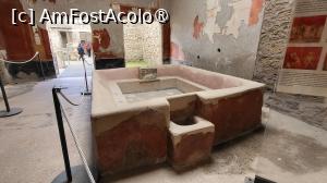 [P10] Spalatoria lui Stephanus (Regio I, 3) este o casa transformata in spalatorie de rufe si degresare tesaturi. In centrul atriumului a fost amplasat un bazin mare si in alta incapere a fost construit un luminator care sa foloseasca  ca terasa pentru uscat rufele. » foto by geani anto
 - 
<span class="allrVoted glyphicon glyphicon-heart hidden" id="av1410667"></span>
<a class="m-l-10 hidden" id="sv1410667" onclick="voting_Foto_DelVot(,1410667,3976)" role="button">șterge vot <span class="glyphicon glyphicon-remove"></span></a>
<a id="v91410667" class=" c-red"  onclick="voting_Foto_SetVot(1410667)" role="button"><span class="glyphicon glyphicon-heart-empty"></span> <b>LIKE</b> = Votează poza</a> <img class="hidden"  id="f1410667W9" src="/imagini/loader.gif" border="0" /><span class="AjErrMes hidden" id="e1410667ErM"></span>