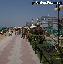 [P19] Faleza din Lido di Jessolo! » foto by georgiana
 - 
<span class="allrVoted glyphicon glyphicon-heart hidden" id="av75991"></span>
<a class="m-l-10 hidden" id="sv75991" onclick="voting_Foto_DelVot(,75991,3990)" role="button">șterge vot <span class="glyphicon glyphicon-remove"></span></a>
<a id="v975991" class=" c-red"  onclick="voting_Foto_SetVot(75991)" role="button"><span class="glyphicon glyphicon-heart-empty"></span> <b>LIKE</b> = Votează poza</a> <img class="hidden"  id="f75991W9" src="/imagini/loader.gif" border="0" /><span class="AjErrMes hidden" id="e75991ErM"></span>