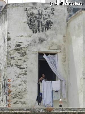 [P38] Tanara la fereastra. Localnici din Bari.  » foto by TraianS
 - 
<span class="allrVoted glyphicon glyphicon-heart hidden" id="av374604"></span>
<a class="m-l-10 hidden" id="sv374604" onclick="voting_Foto_DelVot(,374604,3993)" role="button">șterge vot <span class="glyphicon glyphicon-remove"></span></a>
<a id="v9374604" class=" c-red"  onclick="voting_Foto_SetVot(374604)" role="button"><span class="glyphicon glyphicon-heart-empty"></span> <b>LIKE</b> = Votează poza</a> <img class="hidden"  id="f374604W9" src="/imagini/loader.gif" border="0" /><span class="AjErrMes hidden" id="e374604ErM"></span>