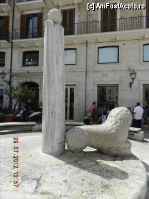 [P56] “Colonna della Giustizia” - locul unde erau biciuiti datornicii.  » foto by TraianS
 - 
<span class="allrVoted glyphicon glyphicon-heart hidden" id="av374630"></span>
<a class="m-l-10 hidden" id="sv374630" onclick="voting_Foto_DelVot(,374630,3993)" role="button">șterge vot <span class="glyphicon glyphicon-remove"></span></a>
<a id="v9374630" class=" c-red"  onclick="voting_Foto_SetVot(374630)" role="button"><span class="glyphicon glyphicon-heart-empty"></span> <b>LIKE</b> = Votează poza</a> <img class="hidden"  id="f374630W9" src="/imagini/loader.gif" border="0" /><span class="AjErrMes hidden" id="e374630ErM"></span>