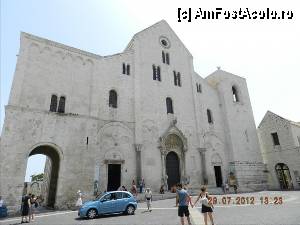 [P60] Biserica San Nicola. Locul unde e inmormatat Sf. Nicolae.  » foto by TraianS
 - 
<span class="allrVoted glyphicon glyphicon-heart hidden" id="av374636"></span>
<a class="m-l-10 hidden" id="sv374636" onclick="voting_Foto_DelVot(,374636,3993)" role="button">șterge vot <span class="glyphicon glyphicon-remove"></span></a>
<a id="v9374636" class=" c-red"  onclick="voting_Foto_SetVot(374636)" role="button"><span class="glyphicon glyphicon-heart-empty"></span> <b>LIKE</b> = Votează poza</a> <img class="hidden"  id="f374636W9" src="/imagini/loader.gif" border="0" /><span class="AjErrMes hidden" id="e374636ErM"></span>