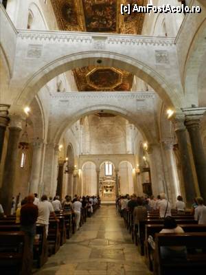[P65] Interior Biserica Sf. Nicolae.  » foto by TraianS
 - 
<span class="allrVoted glyphicon glyphicon-heart hidden" id="av374643"></span>
<a class="m-l-10 hidden" id="sv374643" onclick="voting_Foto_DelVot(,374643,3993)" role="button">șterge vot <span class="glyphicon glyphicon-remove"></span></a>
<a id="v9374643" class=" c-red"  onclick="voting_Foto_SetVot(374643)" role="button"><span class="glyphicon glyphicon-heart-empty"></span> <b>LIKE</b> = Votează poza</a> <img class="hidden"  id="f374643W9" src="/imagini/loader.gif" border="0" /><span class="AjErrMes hidden" id="e374643ErM"></span>
