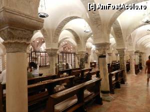 [P67] Cripta bisericii Sf. Nicolae, si locul unde e mormantul lui.  » foto by TraianS
 - 
<span class="allrVoted glyphicon glyphicon-heart hidden" id="av374645"></span>
<a class="m-l-10 hidden" id="sv374645" onclick="voting_Foto_DelVot(,374645,3993)" role="button">șterge vot <span class="glyphicon glyphicon-remove"></span></a>
<a id="v9374645" class=" c-red"  onclick="voting_Foto_SetVot(374645)" role="button"><span class="glyphicon glyphicon-heart-empty"></span> <b>LIKE</b> = Votează poza</a> <img class="hidden"  id="f374645W9" src="/imagini/loader.gif" border="0" /><span class="AjErrMes hidden" id="e374645ErM"></span>