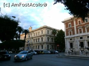 [P16] Corso Cavour, clădiri impunătoare » foto by Rodel
 - 
<span class="allrVoted glyphicon glyphicon-heart hidden" id="av914407"></span>
<a class="m-l-10 hidden" id="sv914407" onclick="voting_Foto_DelVot(,914407,3993)" role="button">șterge vot <span class="glyphicon glyphicon-remove"></span></a>
<a id="v9914407" class=" c-red"  onclick="voting_Foto_SetVot(914407)" role="button"><span class="glyphicon glyphicon-heart-empty"></span> <b>LIKE</b> = Votează poza</a> <img class="hidden"  id="f914407W9" src="/imagini/loader.gif" border="0" /><span class="AjErrMes hidden" id="e914407ErM"></span>