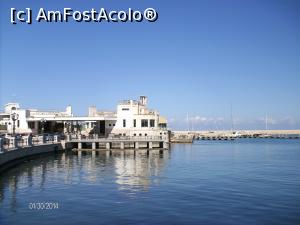 [P23] Bari, căpitănia portului.  » foto by Aurici
 - 
<span class="allrVoted glyphicon glyphicon-heart hidden" id="av733554"></span>
<a class="m-l-10 hidden" id="sv733554" onclick="voting_Foto_DelVot(,733554,3993)" role="button">șterge vot <span class="glyphicon glyphicon-remove"></span></a>
<a id="v9733554" class=" c-red"  onclick="voting_Foto_SetVot(733554)" role="button"><span class="glyphicon glyphicon-heart-empty"></span> <b>LIKE</b> = Votează poza</a> <img class="hidden"  id="f733554W9" src="/imagini/loader.gif" border="0" /><span class="AjErrMes hidden" id="e733554ErM"></span>
