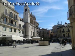 [P03] A doua piață importantă, imediat după Ferrarese, Piazza Mercantile. Pe stânga, Palazzo del Sedile și Turnul cu ceas.  » foto by Aurici
 - 
<span class="allrVoted glyphicon glyphicon-heart hidden" id="av733534"></span>
<a class="m-l-10 hidden" id="sv733534" onclick="voting_Foto_DelVot(,733534,3993)" role="button">șterge vot <span class="glyphicon glyphicon-remove"></span></a>
<a id="v9733534" class=" c-red"  onclick="voting_Foto_SetVot(733534)" role="button"><span class="glyphicon glyphicon-heart-empty"></span> <b>LIKE</b> = Votează poza</a> <img class="hidden"  id="f733534W9" src="/imagini/loader.gif" border="0" /><span class="AjErrMes hidden" id="e733534ErM"></span>