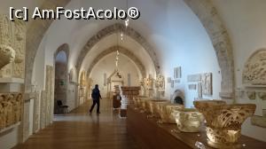 [P43] Basoreliefuri din gips la galeria de la Castelul Svevo.  » foto by Aurici
 - 
<span class="allrVoted glyphicon glyphicon-heart hidden" id="av733576"></span>
<a class="m-l-10 hidden" id="sv733576" onclick="voting_Foto_DelVot(,733576,3993)" role="button">șterge vot <span class="glyphicon glyphicon-remove"></span></a>
<a id="v9733576" class=" c-red"  onclick="voting_Foto_SetVot(733576)" role="button"><span class="glyphicon glyphicon-heart-empty"></span> <b>LIKE</b> = Votează poza</a> <img class="hidden"  id="f733576W9" src="/imagini/loader.gif" border="0" /><span class="AjErrMes hidden" id="e733576ErM"></span>