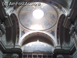 [P44] Orga de la Biserica San Ferdinando, o biserică pe care să n-o ocoliți, este deosebită. Se află chiar la intrarea pe Via Sparano, pe dreapta.  » foto by Aurici
 - 
<span class="allrVoted glyphicon glyphicon-heart hidden" id="av733577"></span>
<a class="m-l-10 hidden" id="sv733577" onclick="voting_Foto_DelVot(,733577,3993)" role="button">șterge vot <span class="glyphicon glyphicon-remove"></span></a>
<a id="v9733577" class=" c-red"  onclick="voting_Foto_SetVot(733577)" role="button"><span class="glyphicon glyphicon-heart-empty"></span> <b>LIKE</b> = Votează poza</a> <img class="hidden"  id="f733577W9" src="/imagini/loader.gif" border="0" /><span class="AjErrMes hidden" id="e733577ErM"></span>