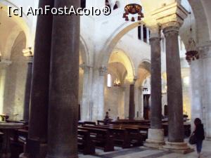 [P18] Basilica San Nicola - interiorul.  » foto by Carmen Ion
 - 
<span class="allrVoted glyphicon glyphicon-heart hidden" id="av753503"></span>
<a class="m-l-10 hidden" id="sv753503" onclick="voting_Foto_DelVot(,753503,3993)" role="button">șterge vot <span class="glyphicon glyphicon-remove"></span></a>
<a id="v9753503" class=" c-red"  onclick="voting_Foto_SetVot(753503)" role="button"><span class="glyphicon glyphicon-heart-empty"></span> <b>LIKE</b> = Votează poza</a> <img class="hidden"  id="f753503W9" src="/imagini/loader.gif" border="0" /><span class="AjErrMes hidden" id="e753503ErM"></span>