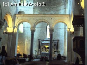 [P19] Basilica San Nicola - interiorul cu altarul cu baldachin.  » foto by Carmen Ion
 - 
<span class="allrVoted glyphicon glyphicon-heart hidden" id="av753505"></span>
<a class="m-l-10 hidden" id="sv753505" onclick="voting_Foto_DelVot(,753505,3993)" role="button">șterge vot <span class="glyphicon glyphicon-remove"></span></a>
<a id="v9753505" class=" c-red"  onclick="voting_Foto_SetVot(753505)" role="button"><span class="glyphicon glyphicon-heart-empty"></span> <b>LIKE</b> = Votează poza</a> <img class="hidden"  id="f753505W9" src="/imagini/loader.gif" border="0" /><span class="AjErrMes hidden" id="e753505ErM"></span>