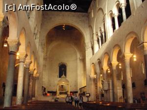 [P24] Basilica San Sabino - catedrala din Bari - interiorul.  » foto by Carmen Ion
 - 
<span class="allrVoted glyphicon glyphicon-heart hidden" id="av753522"></span>
<a class="m-l-10 hidden" id="sv753522" onclick="voting_Foto_DelVot(,753522,3993)" role="button">șterge vot <span class="glyphicon glyphicon-remove"></span></a>
<a id="v9753522" class=" c-red"  onclick="voting_Foto_SetVot(753522)" role="button"><span class="glyphicon glyphicon-heart-empty"></span> <b>LIKE</b> = Votează poza</a> <img class="hidden"  id="f753522W9" src="/imagini/loader.gif" border="0" /><span class="AjErrMes hidden" id="e753522ErM"></span>