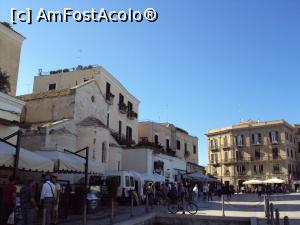[P34] Piazza Ferrarese » foto by Carmen Ion
 - 
<span class="allrVoted glyphicon glyphicon-heart hidden" id="av753532"></span>
<a class="m-l-10 hidden" id="sv753532" onclick="voting_Foto_DelVot(,753532,3993)" role="button">șterge vot <span class="glyphicon glyphicon-remove"></span></a>
<a id="v9753532" class=" c-red"  onclick="voting_Foto_SetVot(753532)" role="button"><span class="glyphicon glyphicon-heart-empty"></span> <b>LIKE</b> = Votează poza</a> <img class="hidden"  id="f753532W9" src="/imagini/loader.gif" border="0" /><span class="AjErrMes hidden" id="e753532ErM"></span>