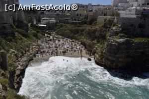 [P24] Plaja din Polignano » foto by bogdanescu07
 - 
<span class="allrVoted glyphicon glyphicon-heart hidden" id="av892293"></span>
<a class="m-l-10 hidden" id="sv892293" onclick="voting_Foto_DelVot(,892293,3993)" role="button">șterge vot <span class="glyphicon glyphicon-remove"></span></a>
<a id="v9892293" class=" c-red"  onclick="voting_Foto_SetVot(892293)" role="button"><span class="glyphicon glyphicon-heart-empty"></span> <b>LIKE</b> = Votează poza</a> <img class="hidden"  id="f892293W9" src="/imagini/loader.gif" border="0" /><span class="AjErrMes hidden" id="e892293ErM"></span>