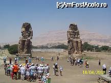 [P06] Colosii lui Memnon - de la ei si pana la muntele din spate se intindea templul » foto by Diaura*
 - 
<span class="allrVoted glyphicon glyphicon-heart hidden" id="av30463"></span>
<a class="m-l-10 hidden" id="sv30463" onclick="voting_Foto_DelVot(,30463,3997)" role="button">șterge vot <span class="glyphicon glyphicon-remove"></span></a>
<a id="v930463" class=" c-red"  onclick="voting_Foto_SetVot(30463)" role="button"><span class="glyphicon glyphicon-heart-empty"></span> <b>LIKE</b> = Votează poza</a> <img class="hidden"  id="f30463W9" src="/imagini/loader.gif" border="0" /><span class="AjErrMes hidden" id="e30463ErM"></span>