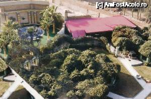 [P19] Ajunul Crăciunului, vedere din balcon spre curtea hotelului – Hotel Pyramids, Cairo » foto by Dan-Ioan
 - 
<span class="allrVoted glyphicon glyphicon-heart hidden" id="av689582"></span>
<a class="m-l-10 hidden" id="sv689582" onclick="voting_Foto_DelVot(,689582,3997)" role="button">șterge vot <span class="glyphicon glyphicon-remove"></span></a>
<a id="v9689582" class=" c-red"  onclick="voting_Foto_SetVot(689582)" role="button"><span class="glyphicon glyphicon-heart-empty"></span> <b>LIKE</b> = Votează poza</a> <img class="hidden"  id="f689582W9" src="/imagini/loader.gif" border="0" /><span class="AjErrMes hidden" id="e689582ErM"></span>