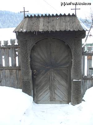 [P18] Altă poartă, parcă mai frumoasă decât prima » foto by Yersinia Pestis
 - 
<span class="allrVoted glyphicon glyphicon-heart hidden" id="av556382"></span>
<a class="m-l-10 hidden" id="sv556382" onclick="voting_Foto_DelVot(,556382,3998)" role="button">șterge vot <span class="glyphicon glyphicon-remove"></span></a>
<a id="v9556382" class=" c-red"  onclick="voting_Foto_SetVot(556382)" role="button"><span class="glyphicon glyphicon-heart-empty"></span> <b>LIKE</b> = Votează poza</a> <img class="hidden"  id="f556382W9" src="/imagini/loader.gif" border="0" /><span class="AjErrMes hidden" id="e556382ErM"></span>