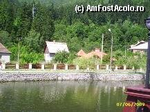[P02] peisaj de pe ponton; la casutele acelea se putea face si cazare pentru turisti » foto by sbacau
 - 
<span class="allrVoted glyphicon glyphicon-heart hidden" id="av47344"></span>
<a class="m-l-10 hidden" id="sv47344" onclick="voting_Foto_DelVot(,47344,3998)" role="button">șterge vot <span class="glyphicon glyphicon-remove"></span></a>
<a id="v947344" class=" c-red"  onclick="voting_Foto_SetVot(47344)" role="button"><span class="glyphicon glyphicon-heart-empty"></span> <b>LIKE</b> = Votează poza</a> <img class="hidden"  id="f47344W9" src="/imagini/loader.gif" border="0" /><span class="AjErrMes hidden" id="e47344ErM"></span>