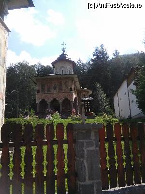 [P01] Biserica, peste strada este aleea pietonala spre centru wellnes » foto by veteranu
 - 
<span class="allrVoted glyphicon glyphicon-heart hidden" id="av543381"></span>
<a class="m-l-10 hidden" id="sv543381" onclick="voting_Foto_DelVot(,543381,3998)" role="button">șterge vot <span class="glyphicon glyphicon-remove"></span></a>
<a id="v9543381" class=" c-red"  onclick="voting_Foto_SetVot(543381)" role="button"><span class="glyphicon glyphicon-heart-empty"></span> <b>LIKE</b> = Votează poza</a> <img class="hidden"  id="f543381W9" src="/imagini/loader.gif" border="0" /><span class="AjErrMes hidden" id="e543381ErM"></span>