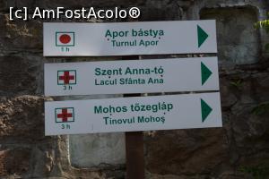 [P06] Indicatorul de traseu către Turnul Apor - amplasat lângă izvorul nr. 3 de apă minerală din spatele Hotel Tuşnad.  » foto by Utube
 - 
<span class="allrVoted glyphicon glyphicon-heart hidden" id="av777167"></span>
<a class="m-l-10 hidden" id="sv777167" onclick="voting_Foto_DelVot(,777167,3998)" role="button">șterge vot <span class="glyphicon glyphicon-remove"></span></a>
<a id="v9777167" class=" c-red"  onclick="voting_Foto_SetVot(777167)" role="button"><span class="glyphicon glyphicon-heart-empty"></span> <b>LIKE</b> = Votează poza</a> <img class="hidden"  id="f777167W9" src="/imagini/loader.gif" border="0" /><span class="AjErrMes hidden" id="e777167ErM"></span>
