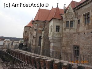 [P25] Castelul Corvinilor - Vedere de pe Terasa artileriei.  » foto by iulianic
 - 
<span class="allrVoted glyphicon glyphicon-heart hidden" id="av771029"></span>
<a class="m-l-10 hidden" id="sv771029" onclick="voting_Foto_DelVot(,771029,4000)" role="button">șterge vot <span class="glyphicon glyphicon-remove"></span></a>
<a id="v9771029" class=" c-red"  onclick="voting_Foto_SetVot(771029)" role="button"><span class="glyphicon glyphicon-heart-empty"></span> <b>LIKE</b> = Votează poza</a> <img class="hidden"  id="f771029W9" src="/imagini/loader.gif" border="0" /><span class="AjErrMes hidden" id="e771029ErM"></span>