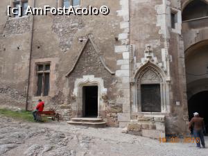 [P59] Castelul Corvinilor - În curtea interioară.  » foto by iulianic
 - 
<span class="allrVoted glyphicon glyphicon-heart hidden" id="av771069"></span>
<a class="m-l-10 hidden" id="sv771069" onclick="voting_Foto_DelVot(,771069,4000)" role="button">șterge vot <span class="glyphicon glyphicon-remove"></span></a>
<a id="v9771069" class=" c-red"  onclick="voting_Foto_SetVot(771069)" role="button"><span class="glyphicon glyphicon-heart-empty"></span> <b>LIKE</b> = Votează poza</a> <img class="hidden"  id="f771069W9" src="/imagini/loader.gif" border="0" /><span class="AjErrMes hidden" id="e771069ErM"></span>