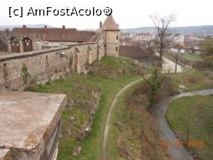 [P07] Castelul Corvinilor - Imagine surprinsă de pe pod.  » foto by iulianic
 - 
<span class="allrVoted glyphicon glyphicon-heart hidden" id="av771007"></span>
<a class="m-l-10 hidden" id="sv771007" onclick="voting_Foto_DelVot(,771007,4000)" role="button">șterge vot <span class="glyphicon glyphicon-remove"></span></a>
<a id="v9771007" class=" c-red"  onclick="voting_Foto_SetVot(771007)" role="button"><span class="glyphicon glyphicon-heart-empty"></span> <b>LIKE</b> = Votează poza</a> <img class="hidden"  id="f771007W9" src="/imagini/loader.gif" border="0" /><span class="AjErrMes hidden" id="e771007ErM"></span>