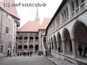 [P13] Castelul Corvinilor, Hunedoara<p> Curtea interioara » foto by Dana2008
 - 
<span class="allrVoted glyphicon glyphicon-heart hidden" id="av951446"></span>
<a class="m-l-10 hidden" id="sv951446" onclick="voting_Foto_DelVot(,951446,4000)" role="button">șterge vot <span class="glyphicon glyphicon-remove"></span></a>
<a id="v9951446" class=" c-red"  onclick="voting_Foto_SetVot(951446)" role="button"><span class="glyphicon glyphicon-heart-empty"></span> <b>LIKE</b> = Votează poza</a> <img class="hidden"  id="f951446W9" src="/imagini/loader.gif" border="0" /><span class="AjErrMes hidden" id="e951446ErM"></span>