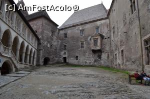 [P06] Curtea interioara, jos se vede stanca p care s-a construit castelul » foto by AZE
 - 
<span class="allrVoted glyphicon glyphicon-heart hidden" id="av747434"></span>
<a class="m-l-10 hidden" id="sv747434" onclick="voting_Foto_DelVot(,747434,4000)" role="button">șterge vot <span class="glyphicon glyphicon-remove"></span></a>
<a id="v9747434" class=" c-red"  onclick="voting_Foto_SetVot(747434)" role="button"><span class="glyphicon glyphicon-heart-empty"></span> <b>LIKE</b> = Votează poza</a> <img class="hidden"  id="f747434W9" src="/imagini/loader.gif" border="0" /><span class="AjErrMes hidden" id="e747434ErM"></span>