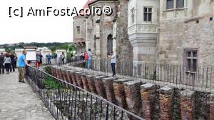 [P15] Platforma de Artilerie situată exact în spatele capelei. În spate se vede o bucată din Turnul Toboșarilor, iar în prim plan este ”Groapa Urșilor” în care, conform legendei, prizonierii condamnați erau aruncați fiarelor sălbatice » foto by Lucien
 - 
<span class="allrVoted glyphicon glyphicon-heart hidden" id="av834200"></span>
<a class="m-l-10 hidden" id="sv834200" onclick="voting_Foto_DelVot(,834200,4000)" role="button">șterge vot <span class="glyphicon glyphicon-remove"></span></a>
<a id="v9834200" class=" c-red"  onclick="voting_Foto_SetVot(834200)" role="button"><span class="glyphicon glyphicon-heart-empty"></span> <b>LIKE</b> = Votează poza</a> <img class="hidden"  id="f834200W9" src="/imagini/loader.gif" border="0" /><span class="AjErrMes hidden" id="e834200ErM"></span>