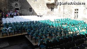 [P01] Curtea Castelului Corvinilor în 17.07.2015, plină cu scaune din plastic.  » foto by bogumil
 - 
<span class="allrVoted glyphicon glyphicon-heart hidden" id="av644630"></span>
<a class="m-l-10 hidden" id="sv644630" onclick="voting_Foto_DelVot(,644630,4000)" role="button">șterge vot <span class="glyphicon glyphicon-remove"></span></a>
<a id="v9644630" class=" c-red"  onclick="voting_Foto_SetVot(644630)" role="button"><span class="glyphicon glyphicon-heart-empty"></span> <b>LIKE</b> = Votează poza</a> <img class="hidden"  id="f644630W9" src="/imagini/loader.gif" border="0" /><span class="AjErrMes hidden" id="e644630ErM"></span>
