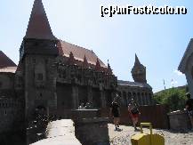 [P01] Castelul Corvinilor si podul de acces spre intrare » foto by mirelutza
 - 
<span class="allrVoted glyphicon glyphicon-heart hidden" id="av54774"></span>
<a class="m-l-10 hidden" id="sv54774" onclick="voting_Foto_DelVot(,54774,4000)" role="button">șterge vot <span class="glyphicon glyphicon-remove"></span></a>
<a id="v954774" class=" c-red"  onclick="voting_Foto_SetVot(54774)" role="button"><span class="glyphicon glyphicon-heart-empty"></span> <b>LIKE</b> = Votează poza</a> <img class="hidden"  id="f54774W9" src="/imagini/loader.gif" border="0" /><span class="AjErrMes hidden" id="e54774ErM"></span>