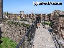 [P20] Superbul pod exterior care face legatura intre zona de aparare a castelului si castelul insusi ! » foto by mirelutza
 - 
<span class="allrVoted glyphicon glyphicon-heart hidden" id="av54810"></span>
<a class="m-l-10 hidden" id="sv54810" onclick="voting_Foto_DelVot(,54810,4000)" role="button">șterge vot <span class="glyphicon glyphicon-remove"></span></a>
<a id="v954810" class=" c-red"  onclick="voting_Foto_SetVot(54810)" role="button"><span class="glyphicon glyphicon-heart-empty"></span> <b>LIKE</b> = Votează poza</a> <img class="hidden"  id="f54810W9" src="/imagini/loader.gif" border="0" /><span class="AjErrMes hidden" id="e54810ErM"></span>