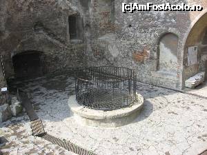 [P28] Fântâna săpată de turci » foto by Michi
 - 
<span class="allrVoted glyphicon glyphicon-heart hidden" id="av699094"></span>
<a class="m-l-10 hidden" id="sv699094" onclick="voting_Foto_DelVot(,699094,4000)" role="button">șterge vot <span class="glyphicon glyphicon-remove"></span></a>
<a id="v9699094" class=" c-red"  onclick="voting_Foto_SetVot(699094)" role="button"><span class="glyphicon glyphicon-heart-empty"></span> <b>LIKE</b> = Votează poza</a> <img class="hidden"  id="f699094W9" src="/imagini/loader.gif" border="0" /><span class="AjErrMes hidden" id="e699094ErM"></span>
