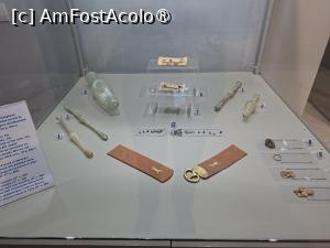 [P86] Constanța, Mormântul Pictat Hypogeu, Exponate din mormânt aflate în vitrină » foto by mprofeanu
 - 
<span class="allrVoted glyphicon glyphicon-heart hidden" id="av1509507"></span>
<a class="m-l-10 hidden" id="sv1509507" onclick="voting_Foto_DelVot(,1509507,4001)" role="button">șterge vot <span class="glyphicon glyphicon-remove"></span></a>
<a id="v91509507" class=" c-red"  onclick="voting_Foto_SetVot(1509507)" role="button"><span class="glyphicon glyphicon-heart-empty"></span> <b>LIKE</b> = Votează poza</a> <img class="hidden"  id="f1509507W9" src="/imagini/loader.gif" border="0" /><span class="AjErrMes hidden" id="e1509507ErM"></span>