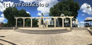 [P24] Monumantul Eminescu » foto by AZE
 - 
<span class="allrVoted glyphicon glyphicon-heart hidden" id="av1280845"></span>
<a class="m-l-10 hidden" id="sv1280845" onclick="voting_Foto_DelVot(,1280845,4001)" role="button">șterge vot <span class="glyphicon glyphicon-remove"></span></a>
<a id="v91280845" class=" c-red"  onclick="voting_Foto_SetVot(1280845)" role="button"><span class="glyphicon glyphicon-heart-empty"></span> <b>LIKE</b> = Votează poza</a> <img class="hidden"  id="f1280845W9" src="/imagini/loader.gif" border="0" /><span class="AjErrMes hidden" id="e1280845ErM"></span>