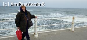 [P39] 39. Este bine că suntem la mare, chiar dacă bate tare vântul. » foto by msnd
 - 
<span class="allrVoted glyphicon glyphicon-heart hidden" id="av1523437"></span>
<a class="m-l-10 hidden" id="sv1523437" onclick="voting_Foto_DelVot(,1523437,4001)" role="button">șterge vot <span class="glyphicon glyphicon-remove"></span></a>
<a id="v91523437" class=" c-red"  onclick="voting_Foto_SetVot(1523437)" role="button"><span class="glyphicon glyphicon-heart-empty"></span> <b>LIKE</b> = Votează poza</a> <img class="hidden"  id="f1523437W9" src="/imagini/loader.gif" border="0" /><span class="AjErrMes hidden" id="e1523437ErM"></span>