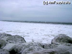 [P31] Mamaia - Vedere de pe digul sudic, spre marea îngheţată...  » foto by Neptunus
 - 
<span class="allrVoted glyphicon glyphicon-heart hidden" id="av470706"></span>
<a class="m-l-10 hidden" id="sv470706" onclick="voting_Foto_DelVot(,470706,4001)" role="button">șterge vot <span class="glyphicon glyphicon-remove"></span></a>
<a id="v9470706" class=" c-red"  onclick="voting_Foto_SetVot(470706)" role="button"><span class="glyphicon glyphicon-heart-empty"></span> <b>LIKE</b> = Votează poza</a> <img class="hidden"  id="f470706W9" src="/imagini/loader.gif" border="0" /><span class="AjErrMes hidden" id="e470706ErM"></span>