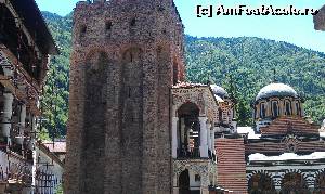 [P14] Balconul din Turnul lui Hreliov de la Mănăstirea Rila, Bulgaria.  » foto by traian.leuca †
 - 
<span class="allrVoted glyphicon glyphicon-heart hidden" id="av609082"></span>
<a class="m-l-10 hidden" id="sv609082" onclick="voting_Foto_DelVot(,609082,4002)" role="button">șterge vot <span class="glyphicon glyphicon-remove"></span></a>
<a id="v9609082" class=" c-red"  onclick="voting_Foto_SetVot(609082)" role="button"><span class="glyphicon glyphicon-heart-empty"></span> <b>LIKE</b> = Votează poza</a> <img class="hidden"  id="f609082W9" src="/imagini/loader.gif" border="0" /><span class="AjErrMes hidden" id="e609082ErM"></span>