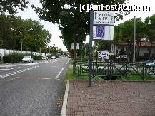 [P04] statia de autobuz, aflara la cativa pasi de hotel » foto by marian gabriel
 - 
<span class="allrVoted glyphicon glyphicon-heart hidden" id="av437808"></span>
<a class="m-l-10 hidden" id="sv437808" onclick="voting_Foto_DelVot(,437808,4014)" role="button">șterge vot <span class="glyphicon glyphicon-remove"></span></a>
<a id="v9437808" class=" c-red"  onclick="voting_Foto_SetVot(437808)" role="button"><span class="glyphicon glyphicon-heart-empty"></span> <b>LIKE</b> = Votează poza</a> <img class="hidden"  id="f437808W9" src="/imagini/loader.gif" border="0" /><span class="AjErrMes hidden" id="e437808ErM"></span>