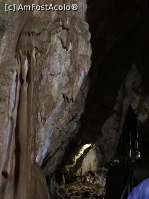 [P15] Accesul es face pe podete si pasarele amenajate in pestera luminata, lasati imaginatia sa va dicteze asemanarile ale formatiunilor calcaroase cu fiinte, obiecte, persoanje etc » foto by Dan&Ema
 - 
<span class="allrVoted glyphicon glyphicon-heart hidden" id="av840934"></span>
<a class="m-l-10 hidden" id="sv840934" onclick="voting_Foto_DelVot(,840934,4024)" role="button">șterge vot <span class="glyphicon glyphicon-remove"></span></a>
<a id="v9840934" class=" c-red"  onclick="voting_Foto_SetVot(840934)" role="button"><span class="glyphicon glyphicon-heart-empty"></span> <b>LIKE</b> = Votează poza</a> <img class="hidden"  id="f840934W9" src="/imagini/loader.gif" border="0" /><span class="AjErrMes hidden" id="e840934ErM"></span>